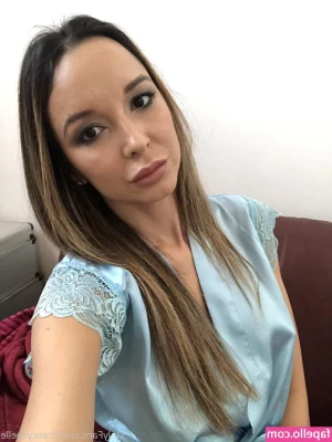 francysbelle - Neon fishnets are fun