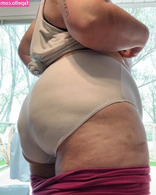 Dolly Baby [ dolly-baby ] - Für meinen nächsten Clip habe ich das passende Outfit angezogen 🥰