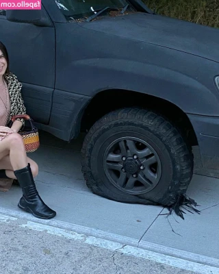 Scout Willis [ scout-willis ] - Any plans tonight?