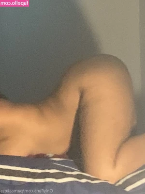 Pamcakess - I’m in Japan! 🔥 Here’s some titty. I’ll be shooting pics and