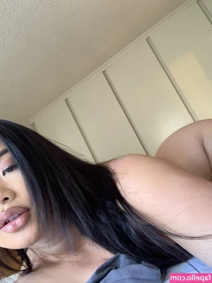 Lisa Wanwisa [ lisa-wanwisa ] - Spreading them just for you daddy