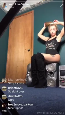 Samanthaaluvv - Stasera pensavo cosa farvi mangiare  se carne o pesce