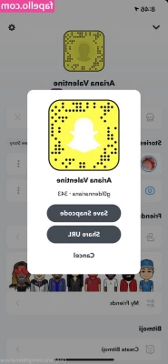 Goldenariana - Sola soletta con la figa che prude tantissimo e ricordati che sul mio