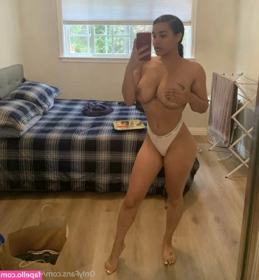 Annamariesarai - Everything just looks so amazing on Me  It s unreal