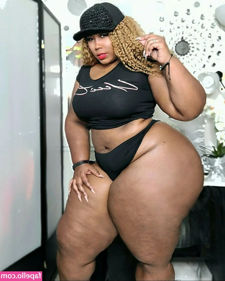 Chrisycurves - Did you miss me? 🤭Let's play baby.. 🤭I haven't played for a