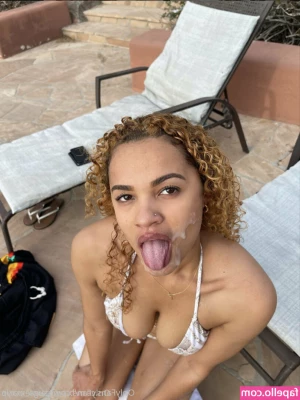brownsuga_marie [ brownsuga-marie ] - Spanking and orgasm 1 My legs look chubby😂
