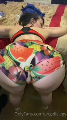 Angeliclegs - who wants to see some new content