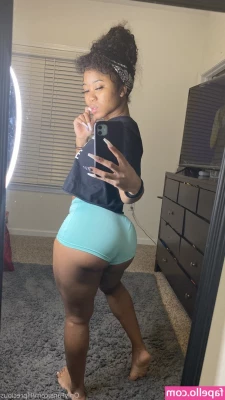 Lil Precious [ lil-precious ] - Santa brought me a gift and I couldn t help it    Watch me while I