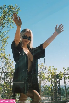 Jessicathetwin - Would you hit on me if you saw me in public?! 😈😈