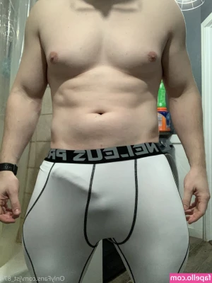 jst_874 [ jst-874 ] - Fill in the blank    lips to