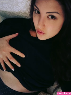 Kittey - Baby insert your dick in my pussy please