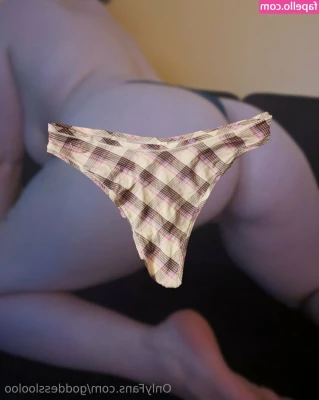 goddesslooloo - Who loves butt stuff  I dooooooo     Any volunteers available to eat
