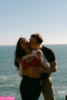 hayley.and.kian [ hayley-and-kian ] - HAPPY HUMPDAY!   https://onlyfans.com/laetitiamodel