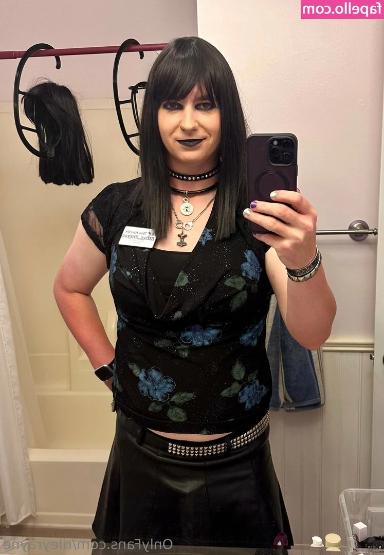 rileyrayne - My stormy tummy Tuesday   Mi tummytuesday tormentoso