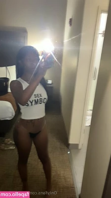 krisnicholee - Trying something new… Check your messages to see if you like it 😉