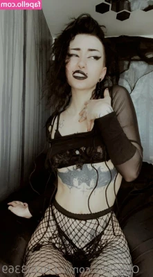 domtrickzz - Here to make your hump day   I m looking so fuckable in a tiny black