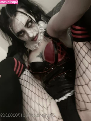 domtrickzz - Delicious video of the day 🤤 There's more here: @electradiabolique