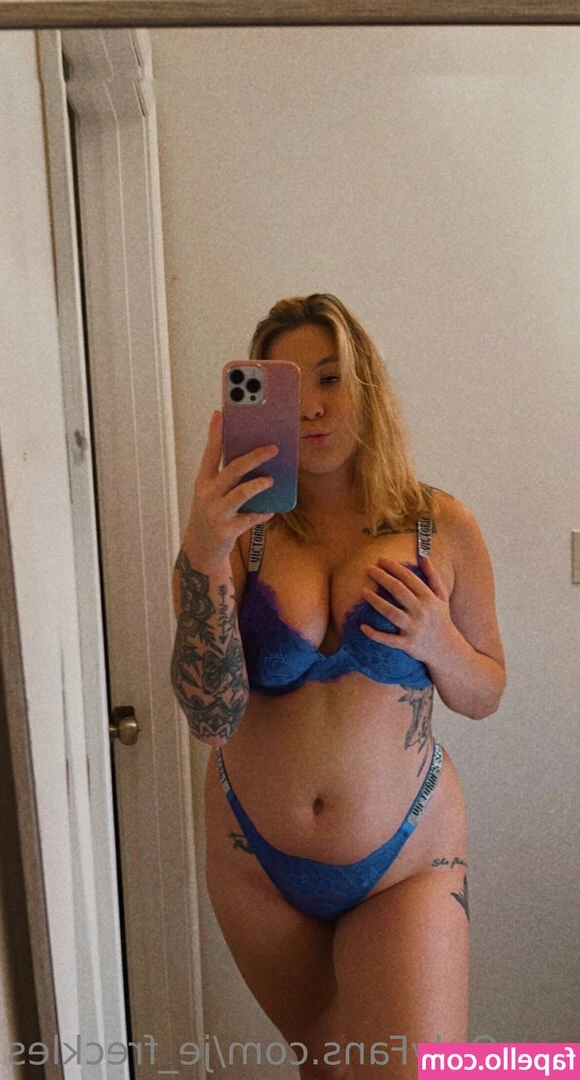 Je_Freckles [ je-freckles ] - You definitely wanna buy my soapy set, especially with my showing off