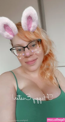 bustygeek11free - Wanna go on a date