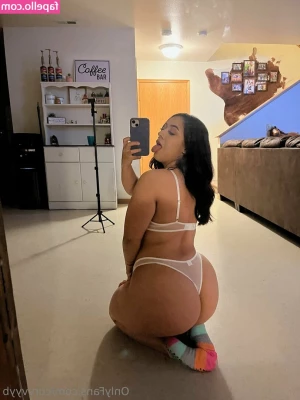 curvvyyb - https://onlyfans.com/779307645/lexicgoldberg