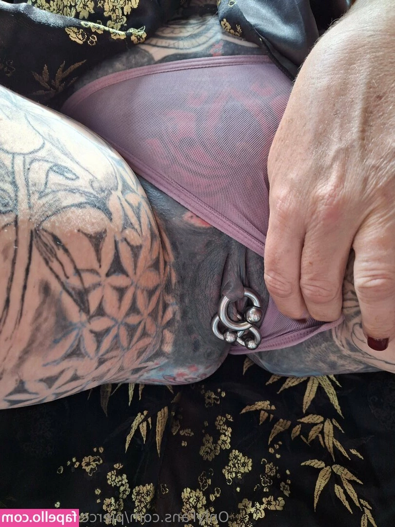 piercedntattooed - Body worship tease 🤩