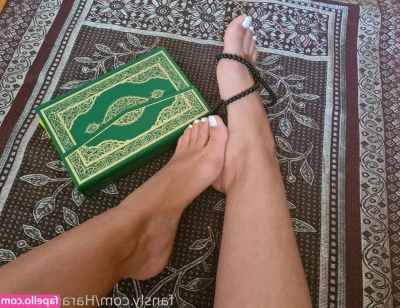 Haram_Inaya [ haram-inaya ] - Esperando que lleguen a consentirme