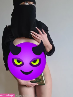 Haram_Inaya [ haram-inaya ] - Do you love this color on me? 💋
