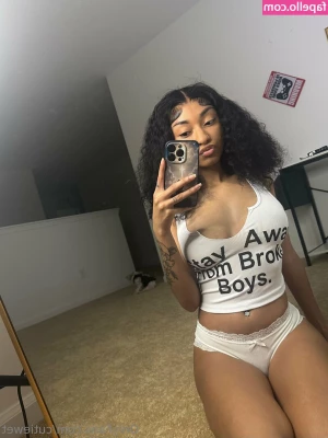 cutiewet - I’m obsessed with my self ! Look at that ass jiggle!