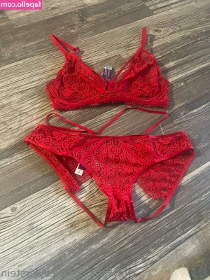 kellylilred - We just love fucking around town