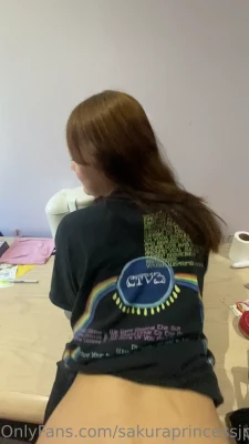 sakuraprincessjp - Quick, take a peek, and then eat me up real nice 😙