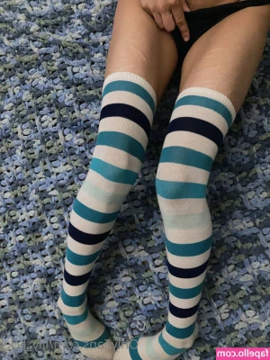lily_licks [ lily-licks ] - Putting some of my presents from Dubbers to good use! Very fun and