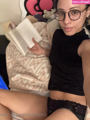 lily_licks [ lily-licks ] - 25 years old  but have seen it al     Dickratings     videomessage   