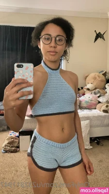 lily_licks [ lily-licks ] - What are you doing peaking at my boobies and butt under my school