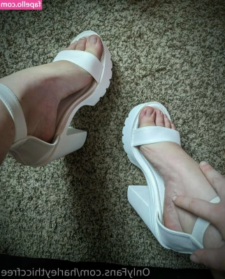 harleythiccfree - Do you like to sunbathe? Or you are more about swimming?😍  I