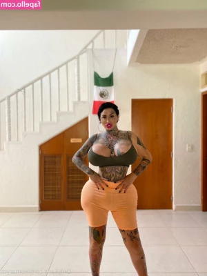 Xomarym - Peek-a-booty