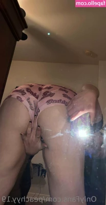 peachyy.19 [ peachyy-19 ] - Can I be your new toy?