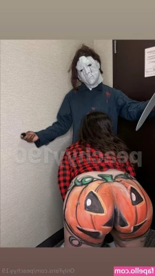 peachyy.19 [ peachyy-19 ] - Some of the best moments in life are the ones you can't tell anyone