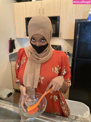 HijabiBambi - Let's have some fun on the bed after our shower? 😈