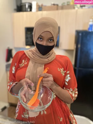 HijabiBambi - NEW PHOTO SETS DROP TODAY   Maybe a video too