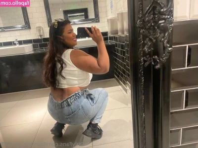 indianjasminexx - Who doesn t love a curvy babe   still tryna make money for a dildo to