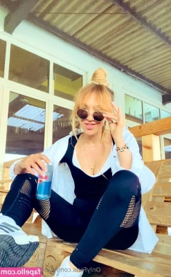 your_m1lf_mama [ your-m1lf-mama ] - Damm I look hot 🥵