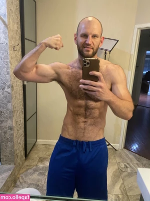 xbrianomallyx - big titties in your face