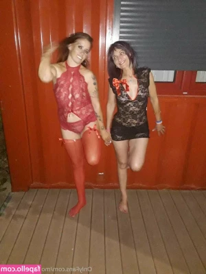fun_with_u [ fun-with-u ] - Post shower playtime