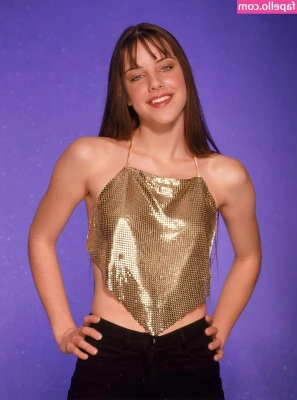 Michelle Ryan [ michelle-ryan ] - Only thing missing is the beta bitch at my boots. I am available for