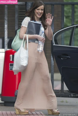 Michelle Ryan [ michelle-ryan ] - place your cock here pls 🥺