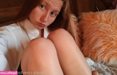 tonechkaa - Anyone want to see pictures of my feet