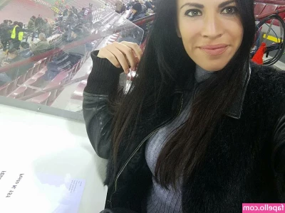Federica Di Bartolomeo [ federica-di-bartolomeo ] - I want to sit on something  Or someone
