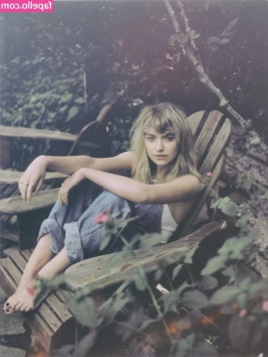 Imogen Poots [ imogen-poots ] - Widdle tad bits