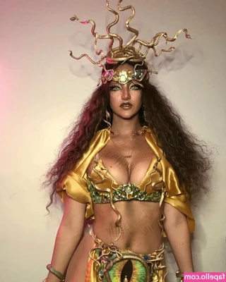 Melanie Iglesias [ melanie-iglesias ] - Dm me baby 🥰🥰🥰