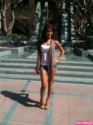 Melanie Iglesias [ melanie-iglesias ] - Pay up cuckies